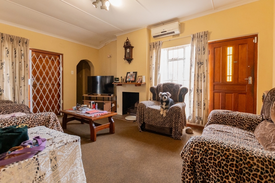 6 Bedroom Property for Sale in Laaiplek Western Cape